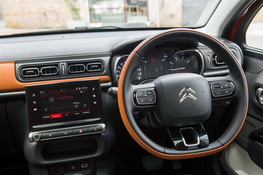 Панель приборов Citroen C3 2018 года  (AU) (фото 17 из 40)